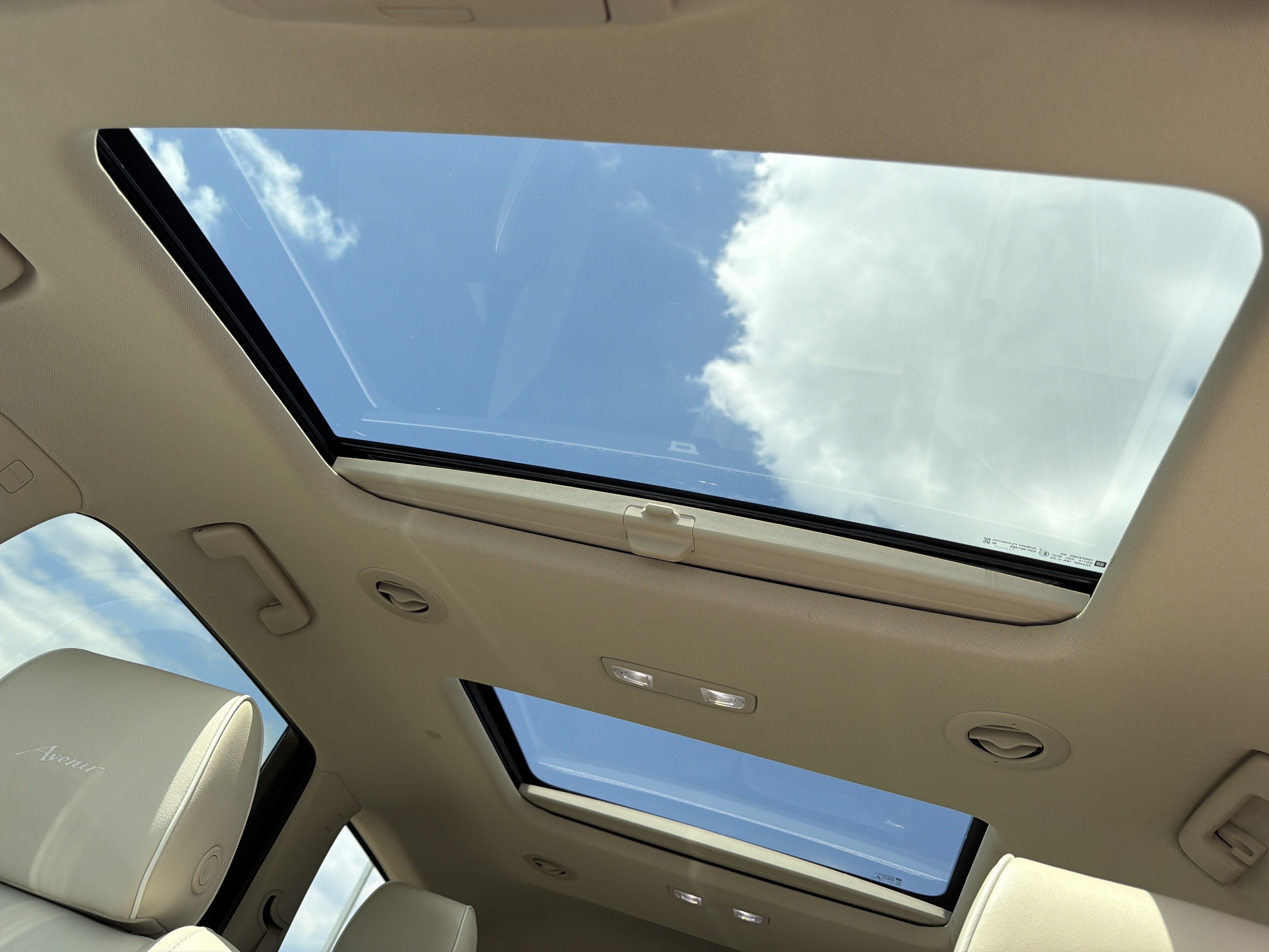 Used 2022 Buick Enclave Avenir FWD image 26