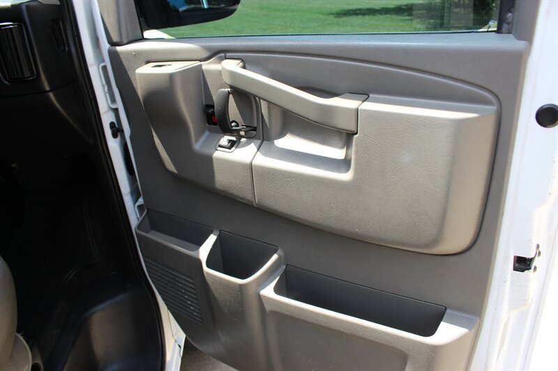 Used 2016 Chevrolet Express 3500 LT w/ LT Preferred Equipment Group RWD image 24