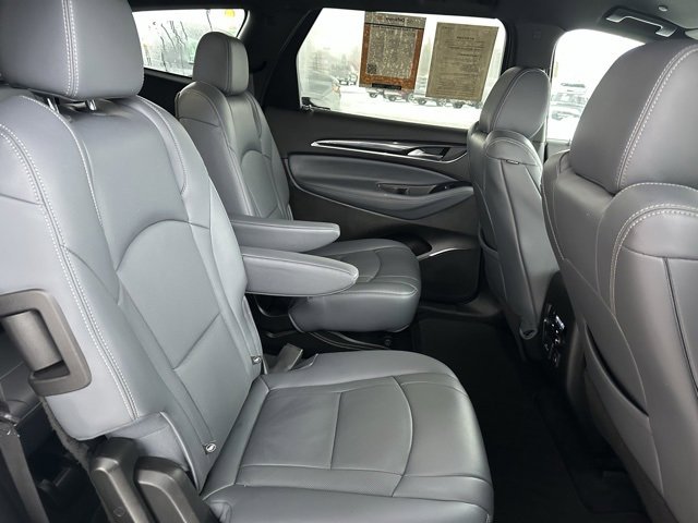 Used 2022 Buick Enclave Premium image 17