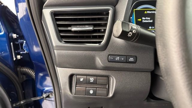 Used 2022 Nissan Leaf S image 32