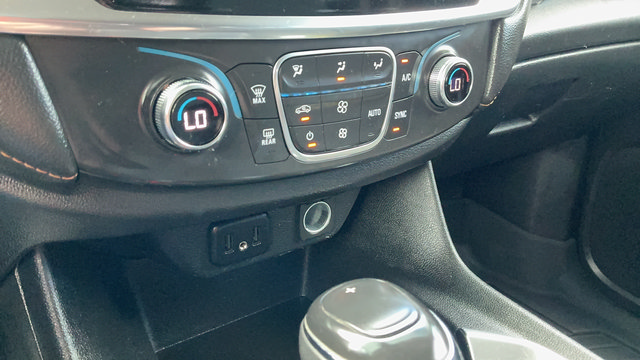 Used 2020 Chevrolet Traverse LS w/ LPO, Blackout Package FWD image 16