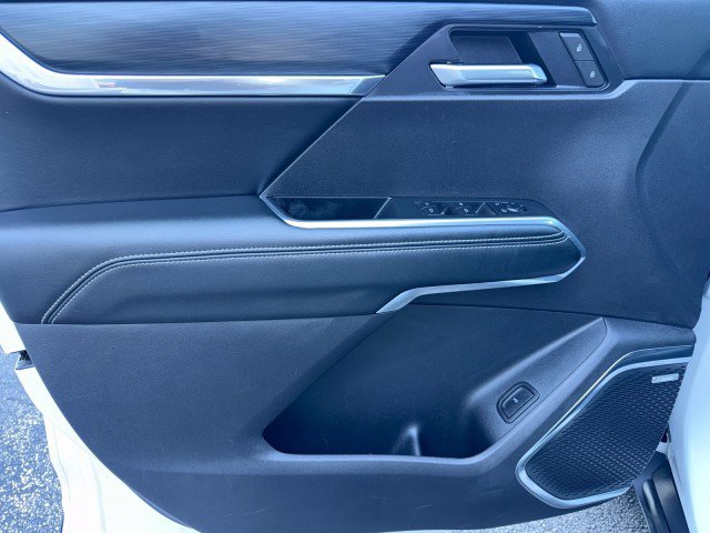 Used 2025 GMC Acadia Elevation FWD image 14