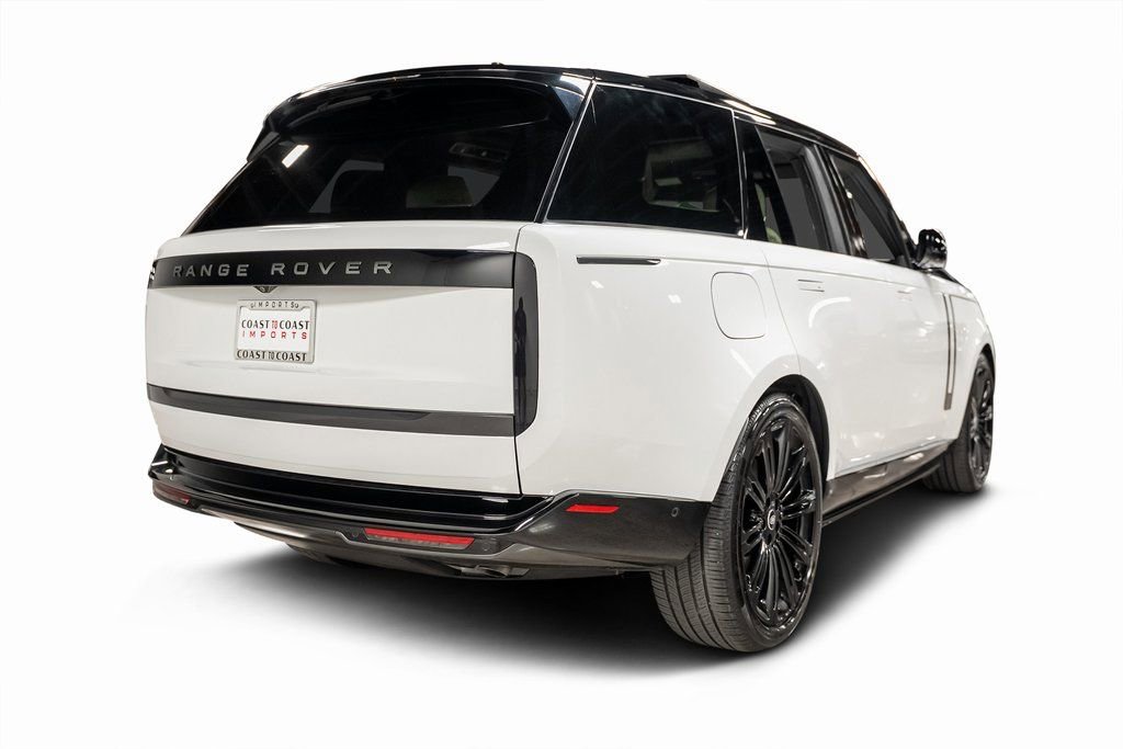 Used 2025 Land Rover Range Rover SE image 24