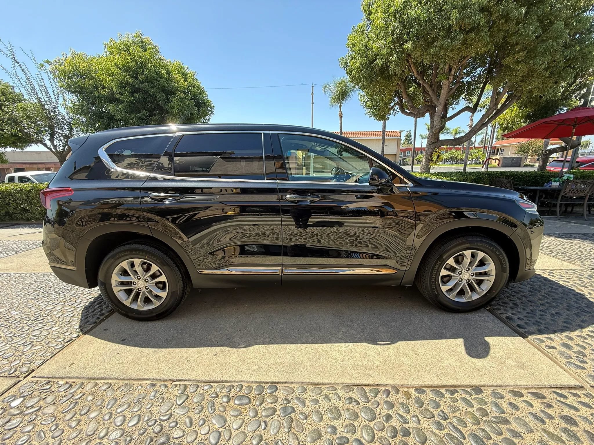 Used 2019 Hyundai Santa Fe SEL AWD/4WD image 4