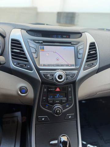 Used 2014 Hyundai Elantra Limited w/ Option Group 03 FWD image 16