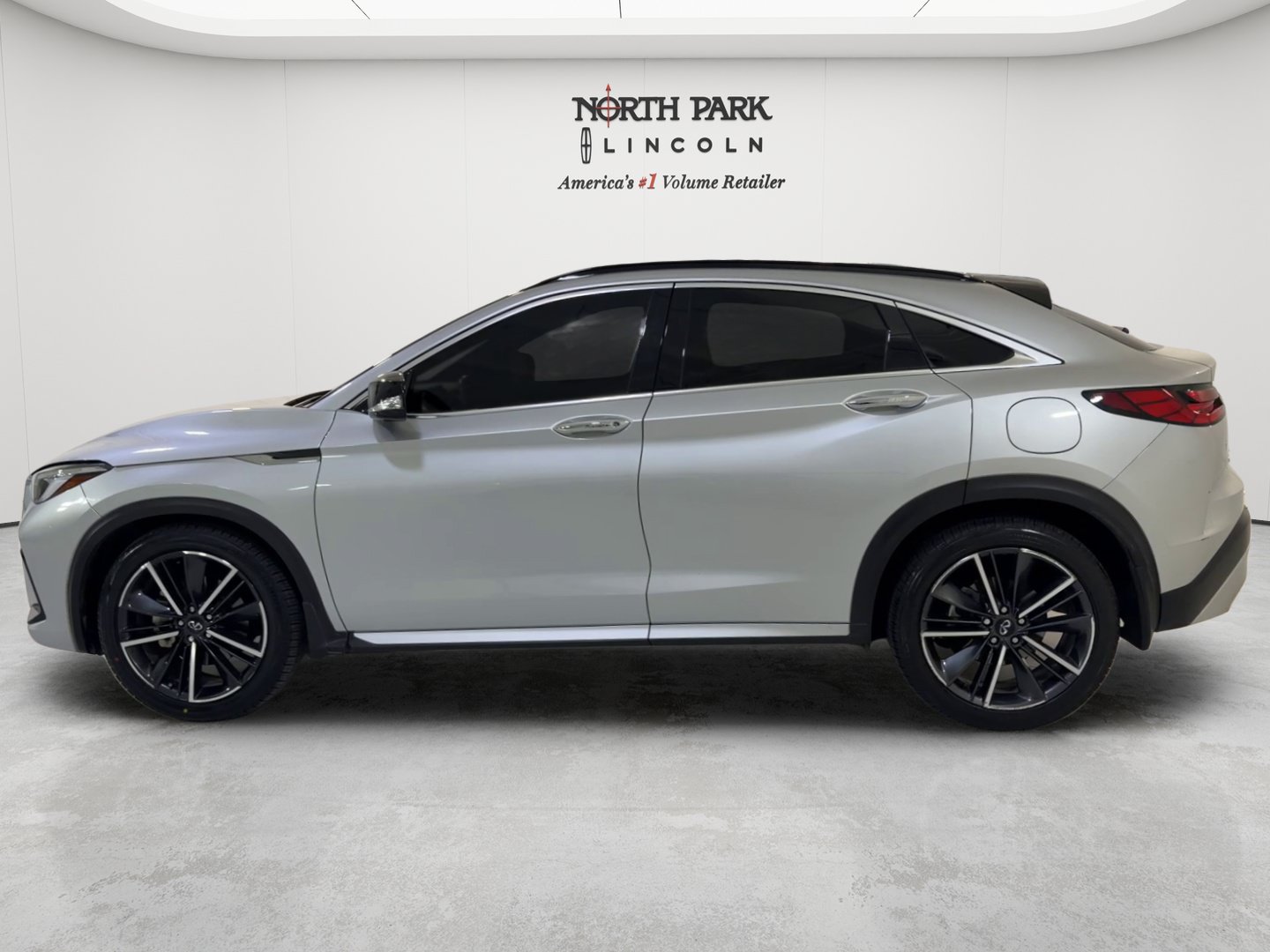 Used 2022 INFINITI QX55 Essential w/ Proassist Package AWD/4WD image 8