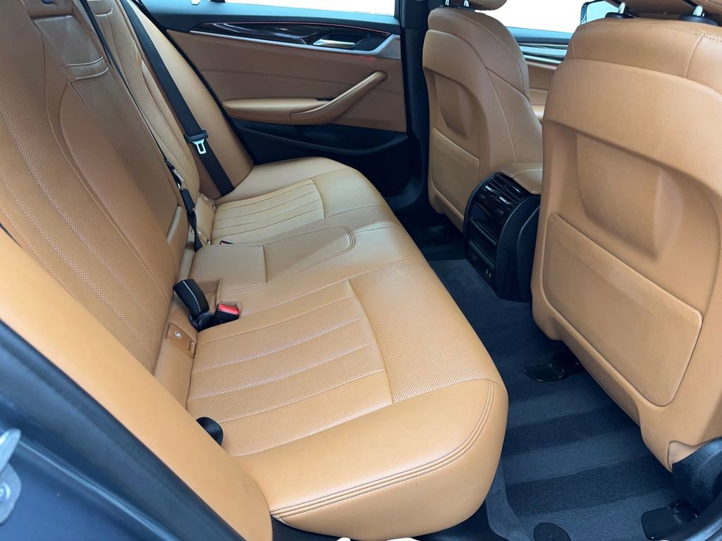 Used 2022 BMW 530i xDrive w/ Convenience Package image 39