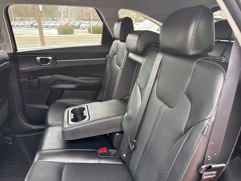 Used 2025 Kia Sorento S image 20