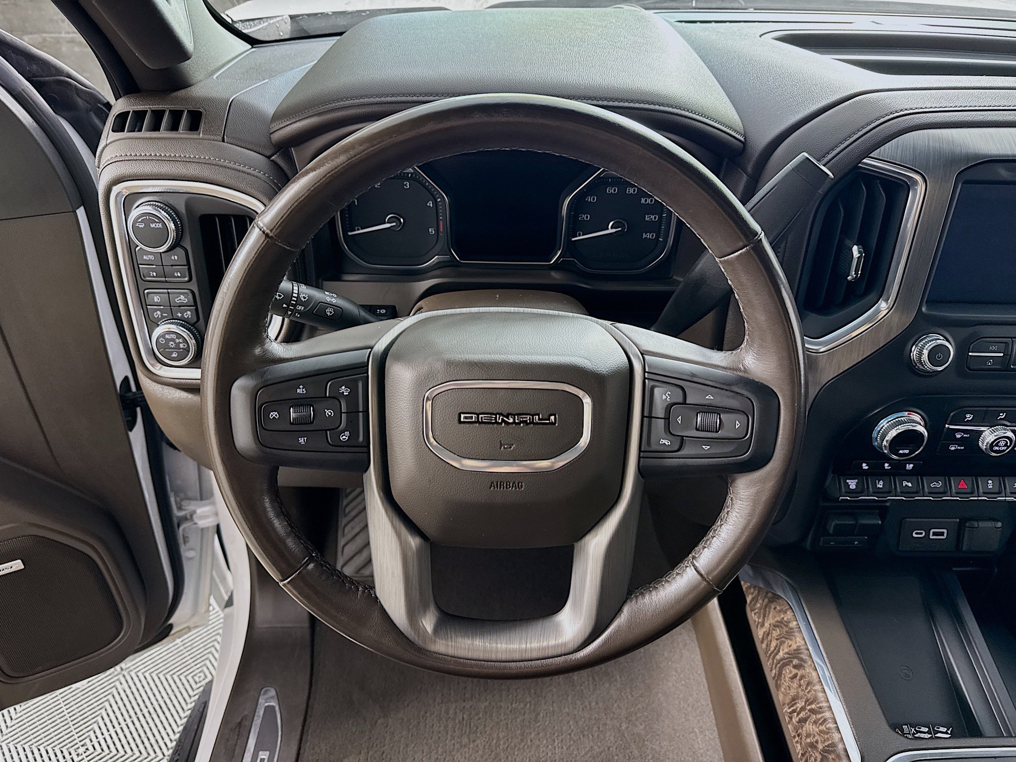 Used 2021 GMC Sierra 2500 Denali w/ Denali Ultimate Package AWD/4WD image 17
