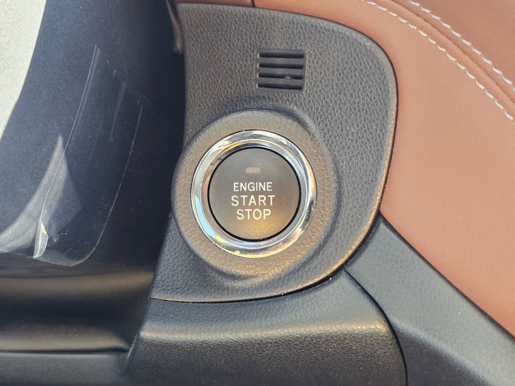 Used 2020 Subaru Outback Touring w/ Popular Package #2 image 33