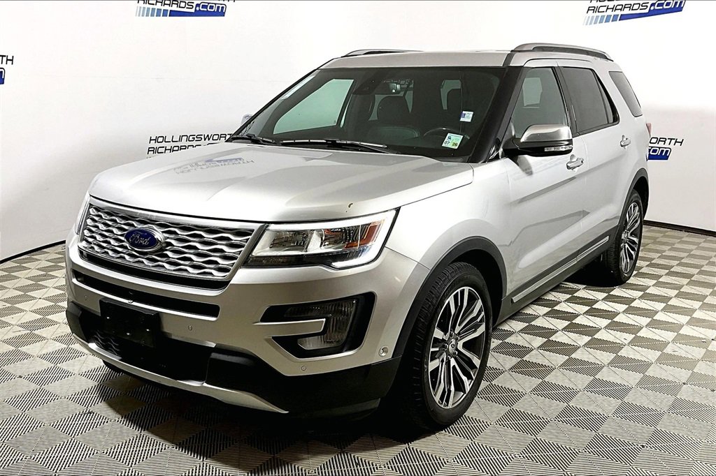Certified 2017 Ford Explorer Platinum image 1