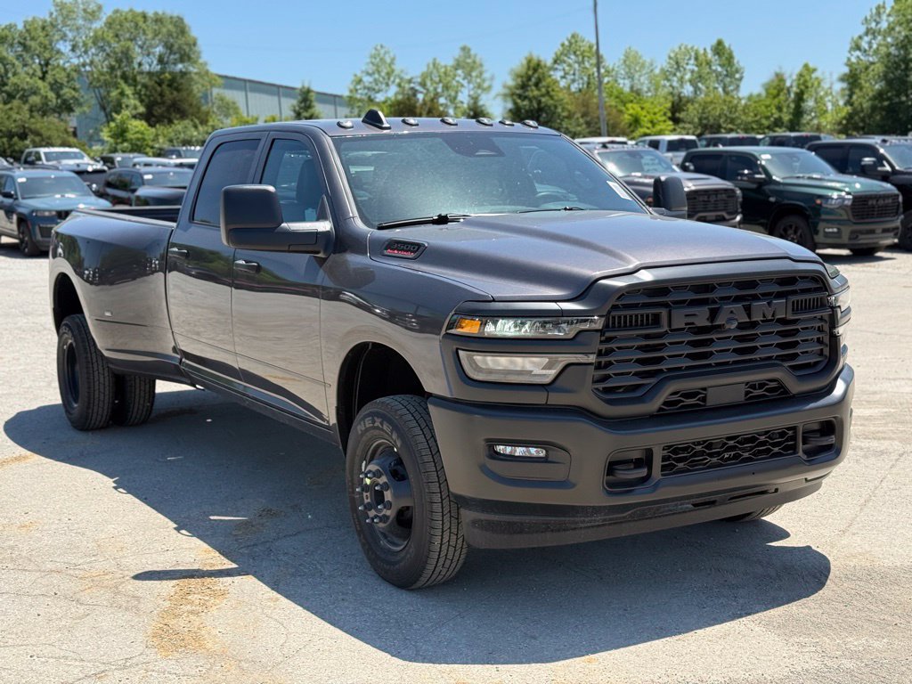 New 2026 RAM 3500 Tradesman AWD/4WD image 4
