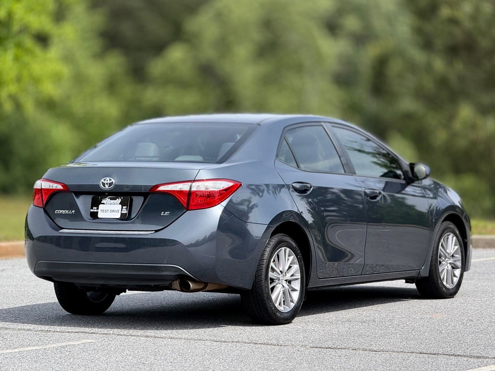 Used 2015 Toyota Corolla LE FWD image 11
