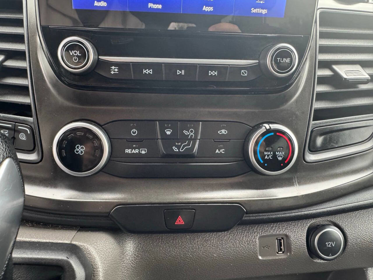 Used 2020 Ford Transit 150 XLT AWD/4WD image 24