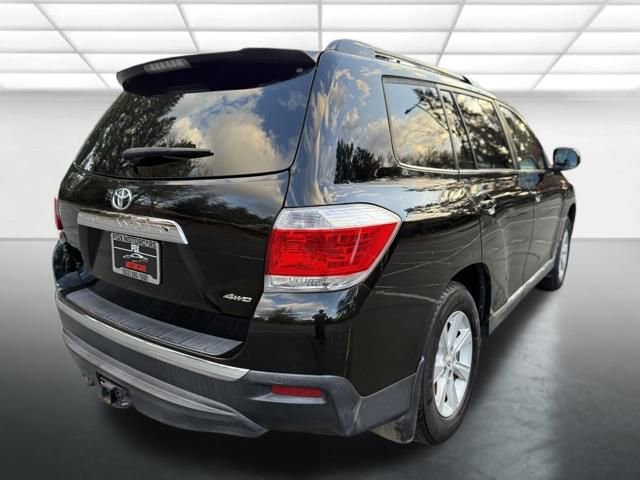 Used 2012 Toyota Highlander SE w/ Tow Pkg AWD/4WD image 6