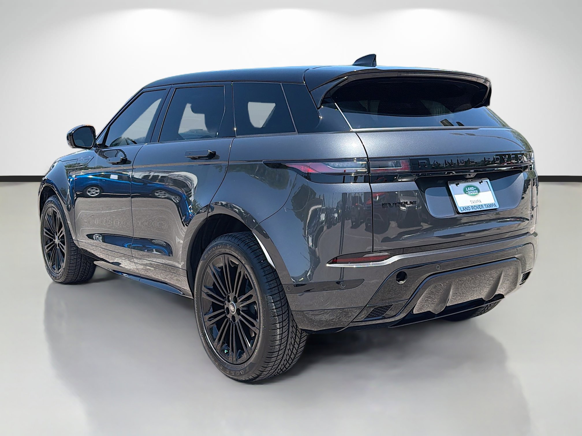 Used 2025 Land Rover Range Rover Evoque Dynamic SE AWD/4WD image 3