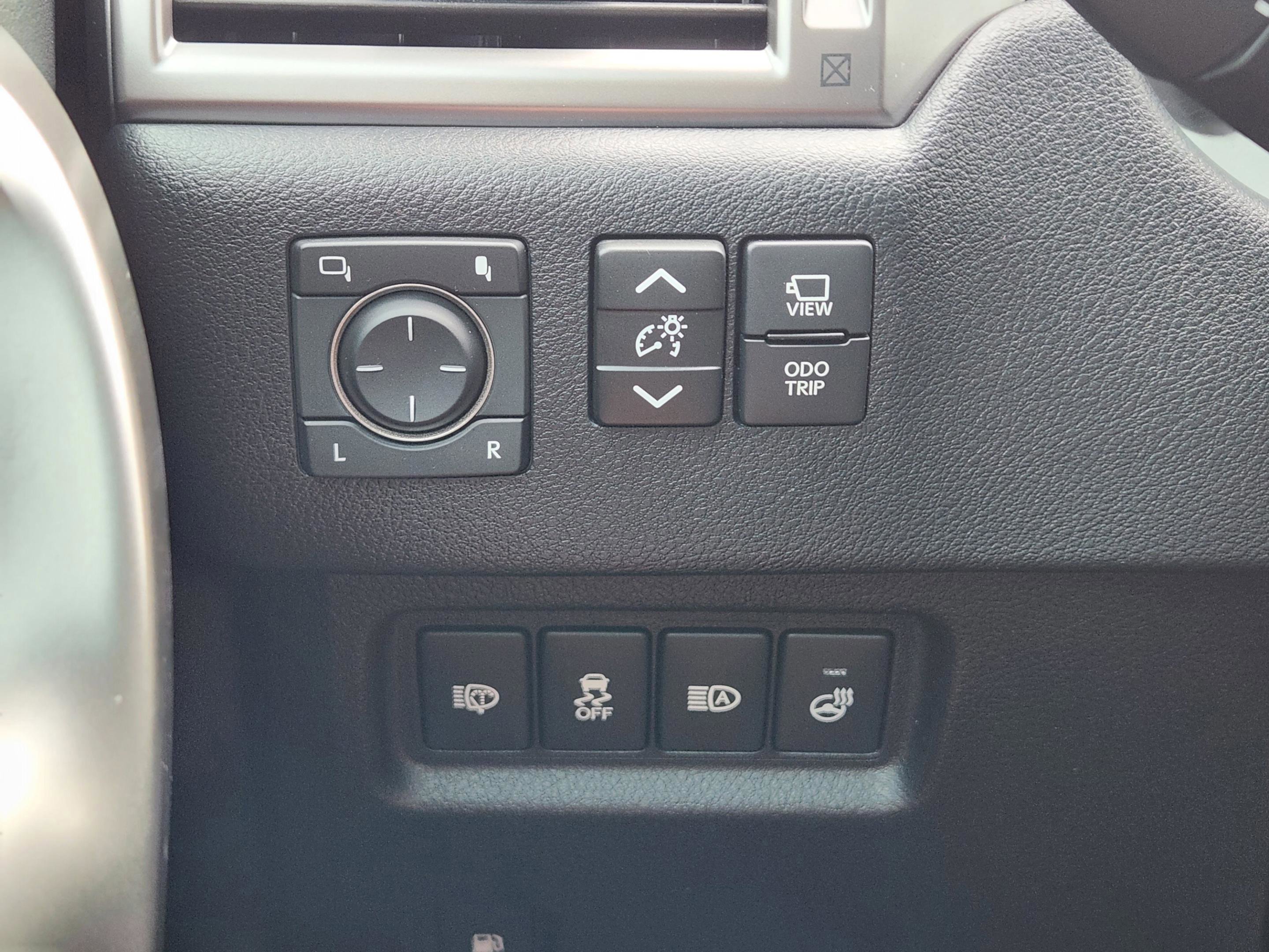 Used 2022 Lexus GX 460 Luxury w/ Sport Design Package AWD/4WD image 18