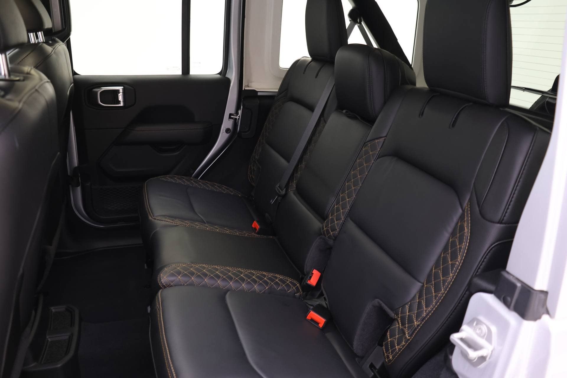 Used 2023 Jeep Wrangler Altitude image 11