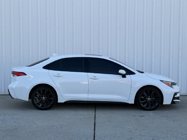 Used 2023 Toyota Corolla SE w/ SE Premium Package FWD image 4