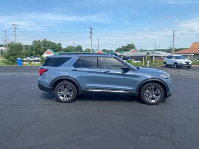 Certified 2025 Ford Explorer Active w/ Active Comfort Package AWD/4WD image 7