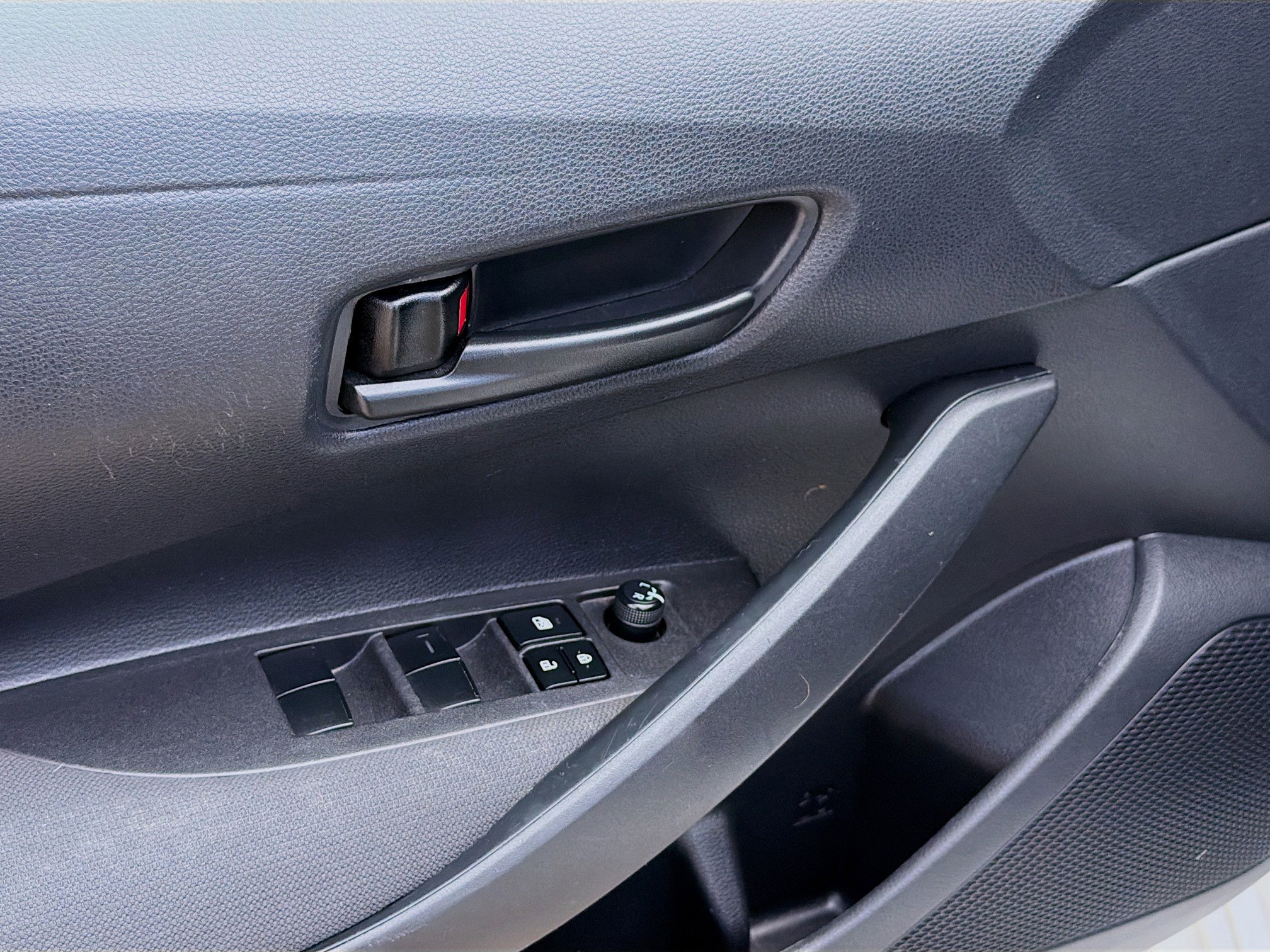 Used 2022 Toyota Corolla LE image 14