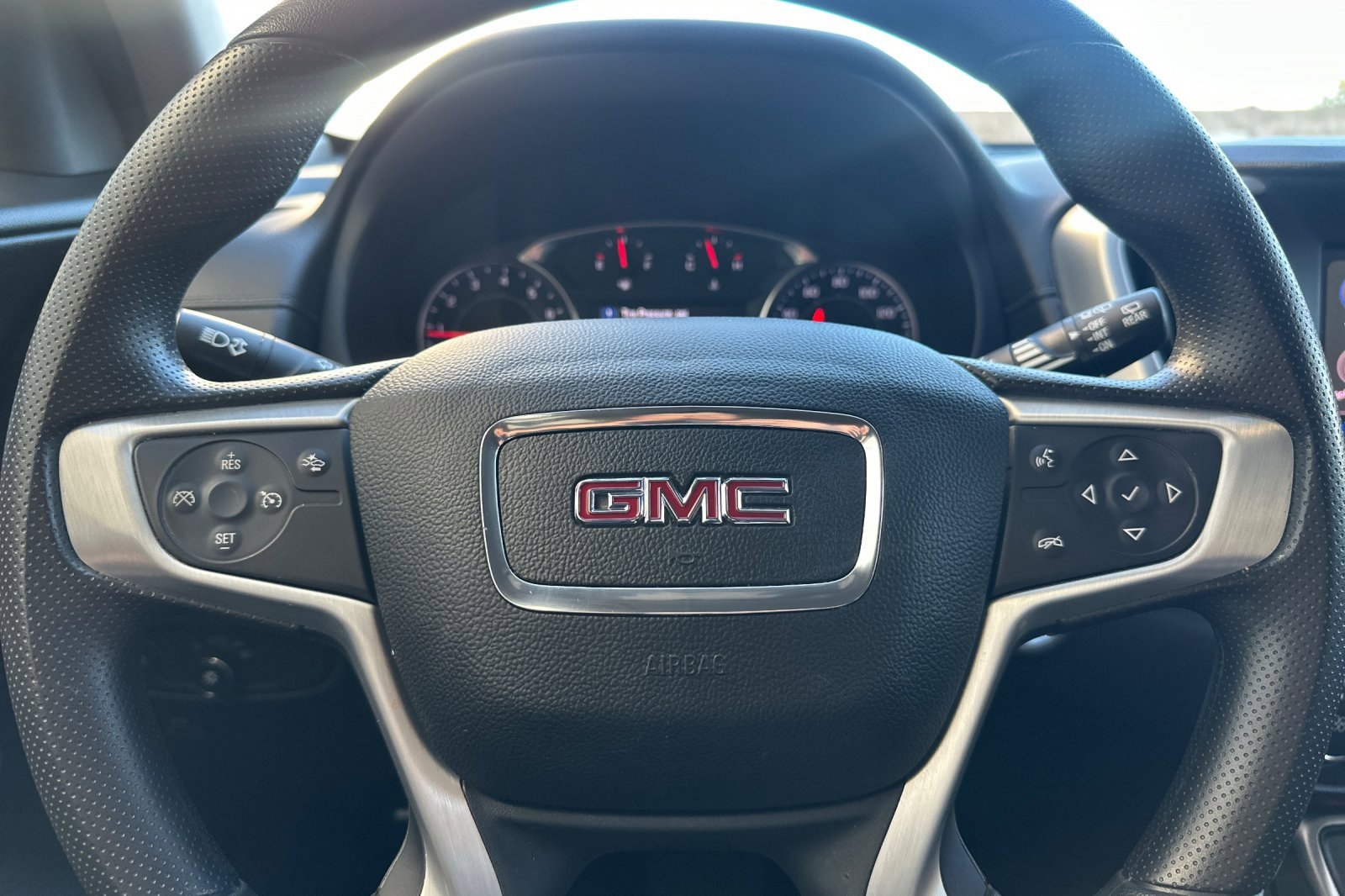 Used 2024 GMC Terrain SLE image 30