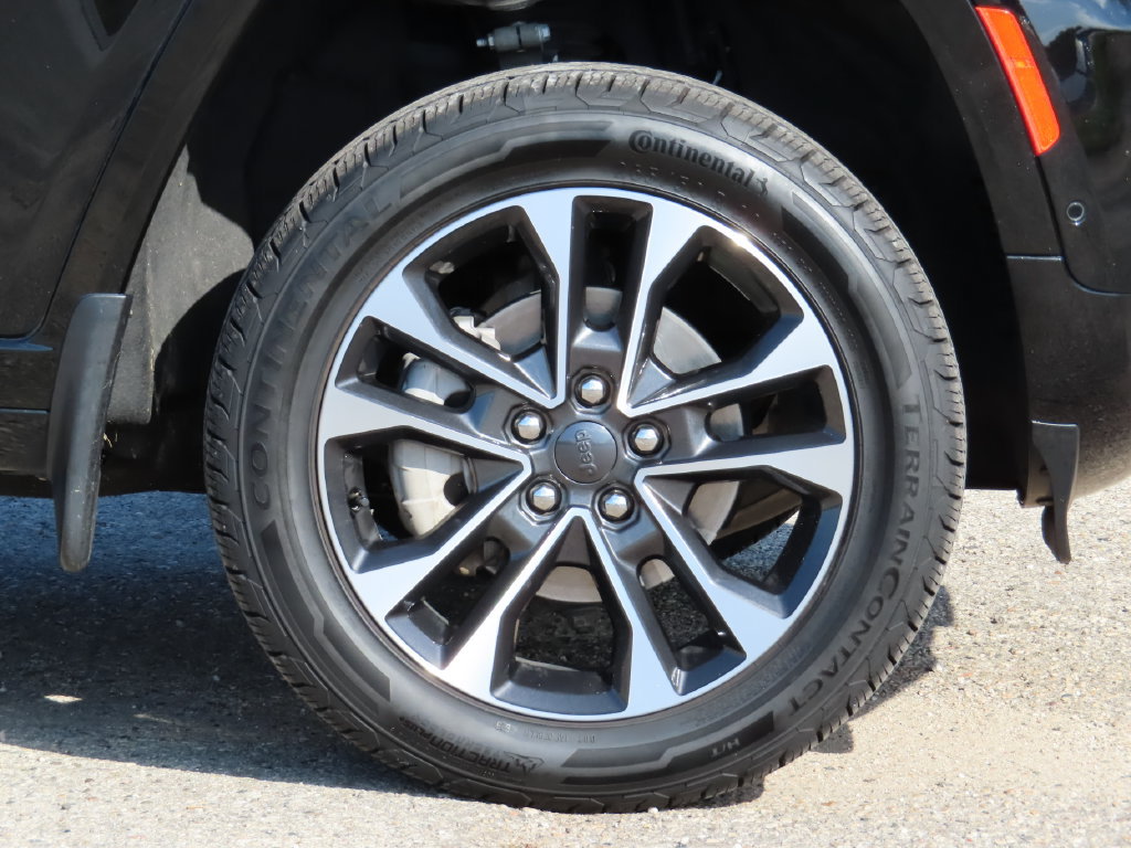 Certified 2023 Jeep Grand Cherokee Overland w/ Adv Protech Group III AWD/4WD image 15