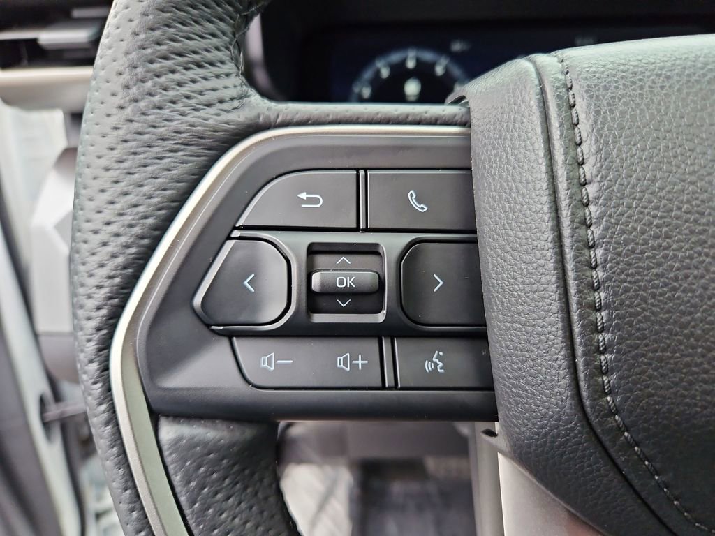 Used 2025 Toyota Tacoma TRD Off-Road image 11