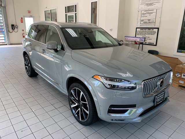 Certified 2024 Volvo XC90 B6 Plus image 3