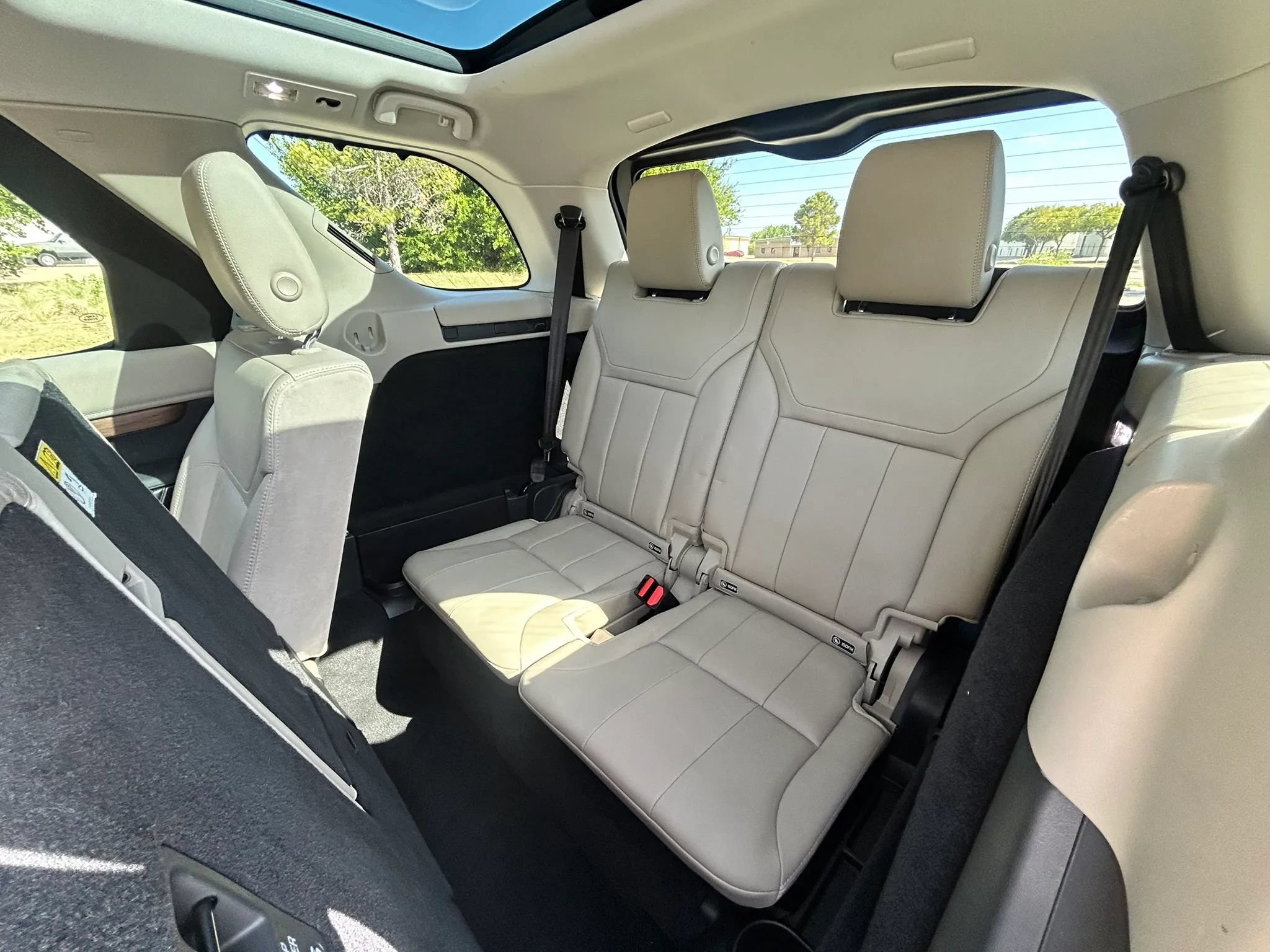 Used 2018 Land Rover Discovery HSE AWD/4WD image 12