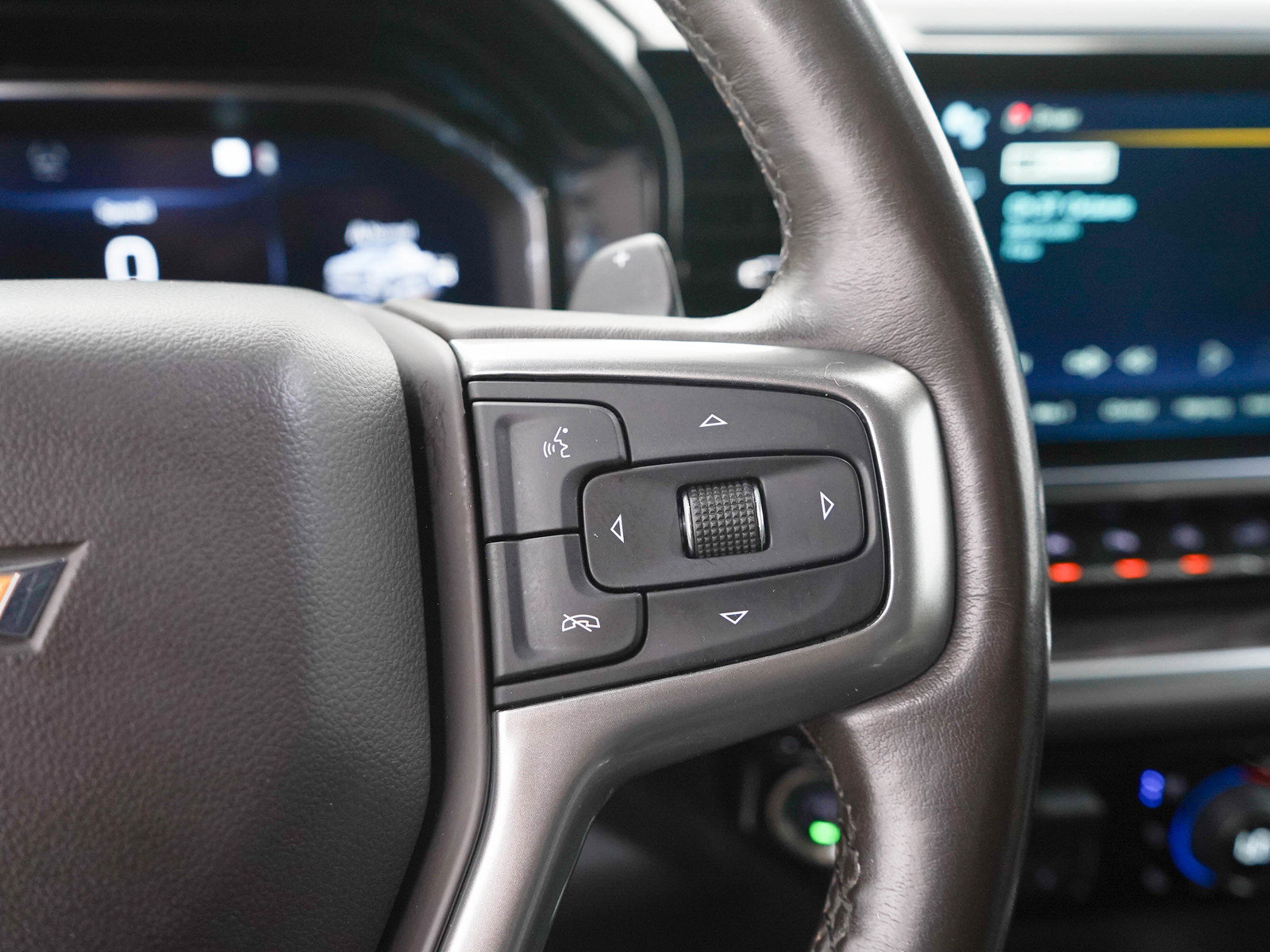 Used 2022 Chevrolet Silverado 1500 LTZ w/ Technology Package AWD/4WD image 29