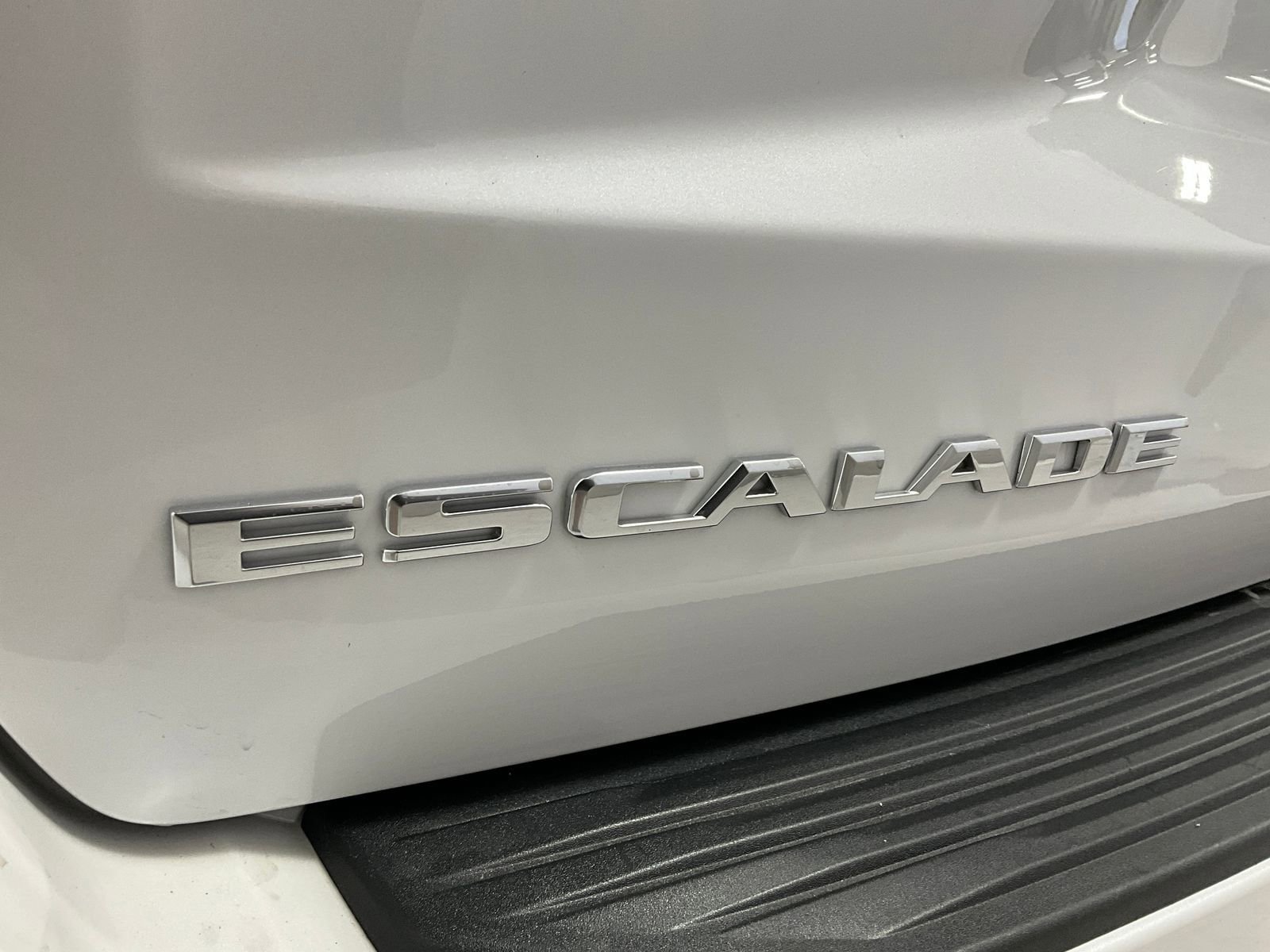 Used 2022 Cadillac Escalade ESV Premium Luxury Platinum w/ Heavy-Duty Trailer Package AWD/4WD image 32