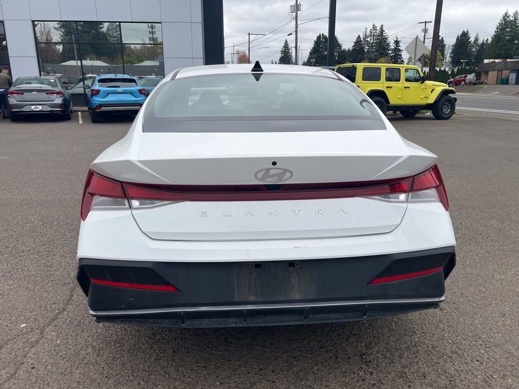 Used 2024 Hyundai Elantra SEL image 6