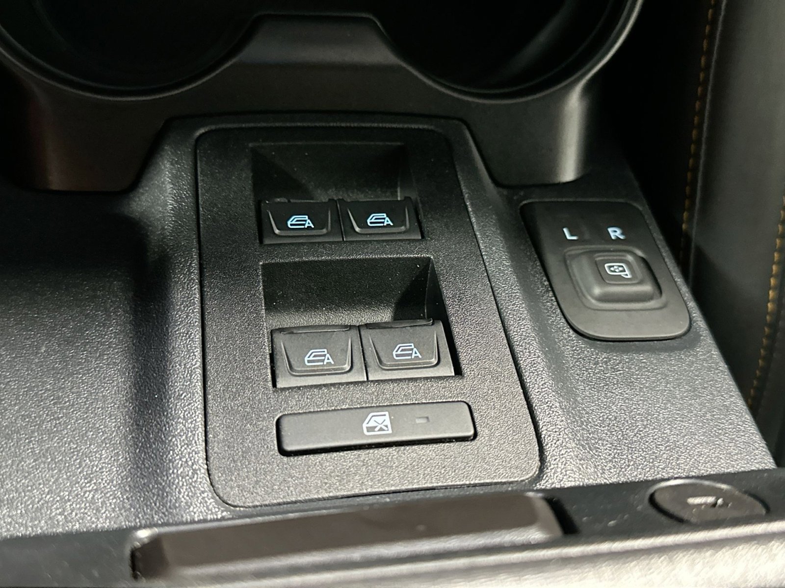 Used 2021 Ford Bronco Badlands image 26