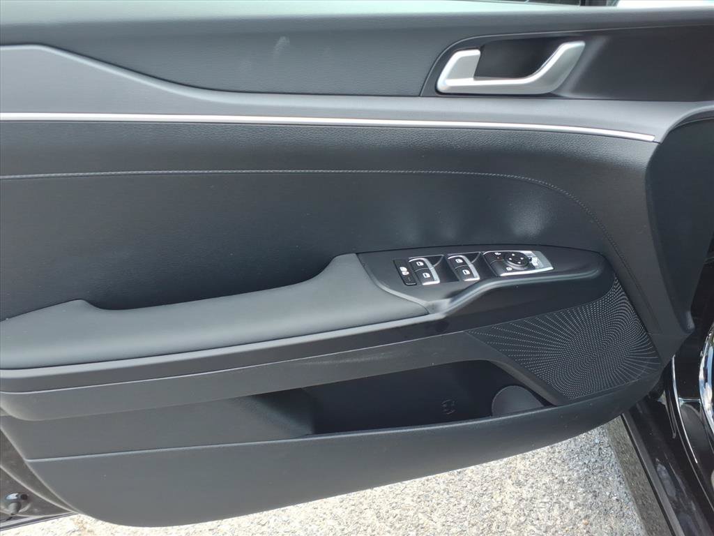 New 2026 Kia K5 LXS FWD image 16