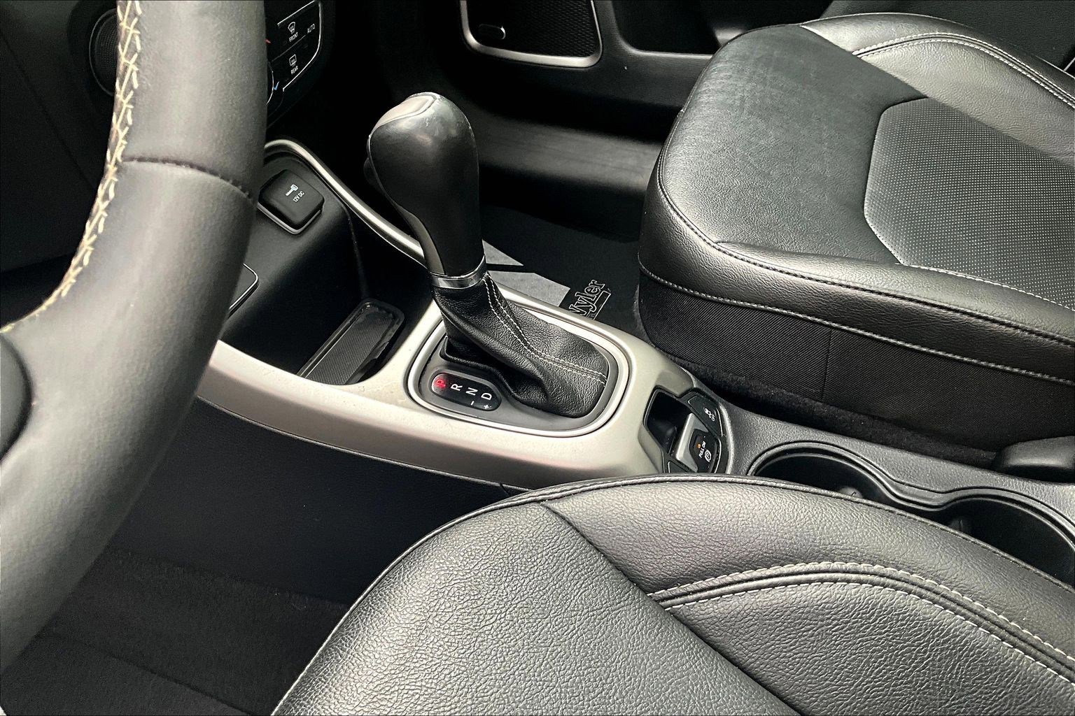 Used 2021 Jeep Compass Latitude w/ Sun and Sound Group image 18