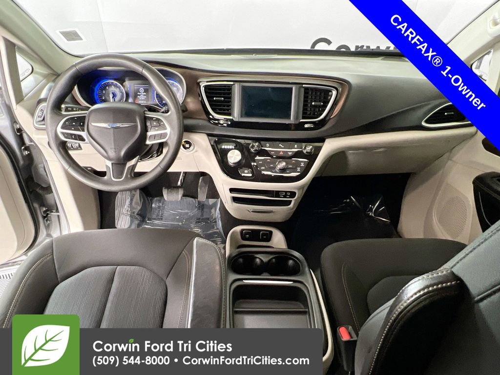 Used 2018 Chrysler Pacifica Touring Plus w/ Tire & Wheel Group image 7