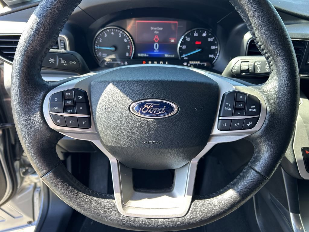 Used 2022 Ford Explorer XLT w/ Equipment Group 202A image 25