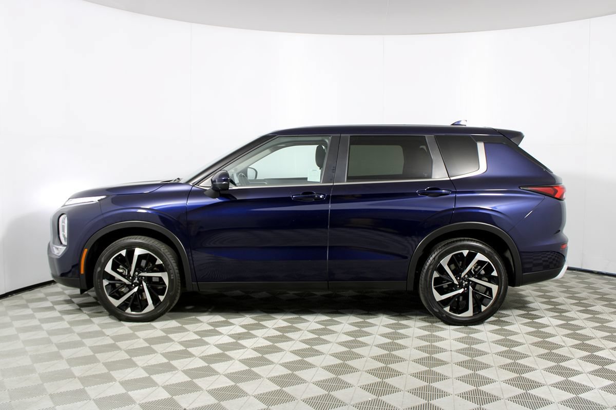 Used 2024 Mitsubishi Outlander SE Black Edition FWD image 45