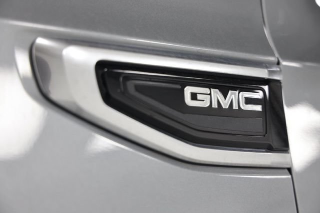 Used 2023 GMC Yukon Denali AWD/4WD image 8