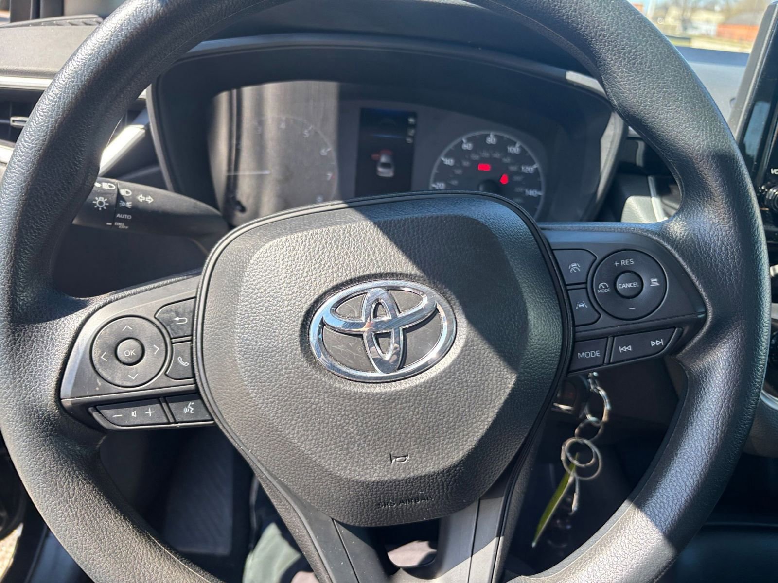 Used 2025 Toyota Corolla LE image 25