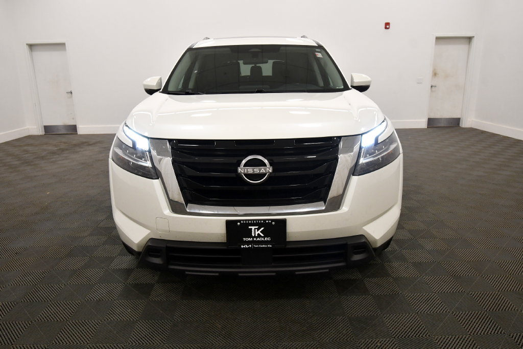 Used 2022 Nissan Pathfinder SV w/ SV Premium Package AWD/4WD image 11