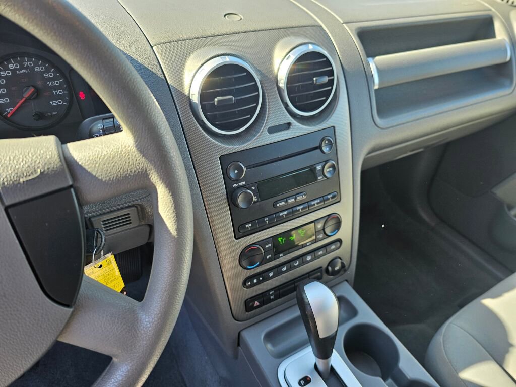 Used 2005 Ford Freestyle SE image 28