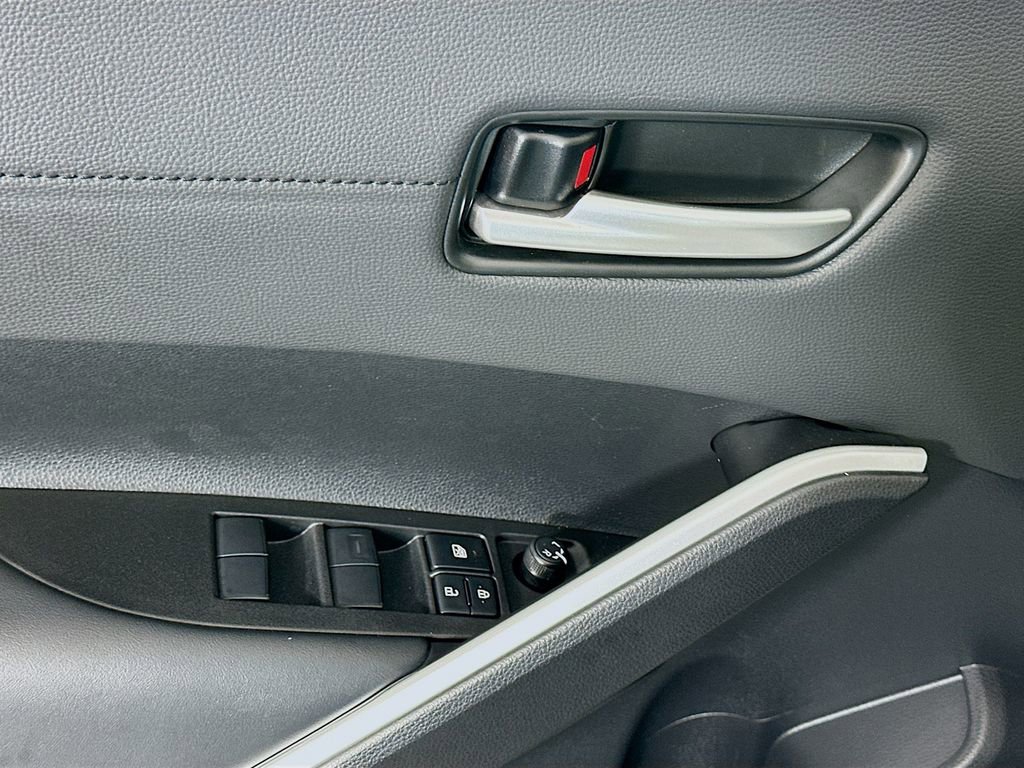 Used 2026 Toyota Corolla Cross XSE w/ Convenience Package image 18