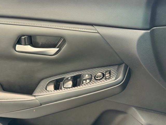 Used 2024 Nissan Sentra SV FWD image 26