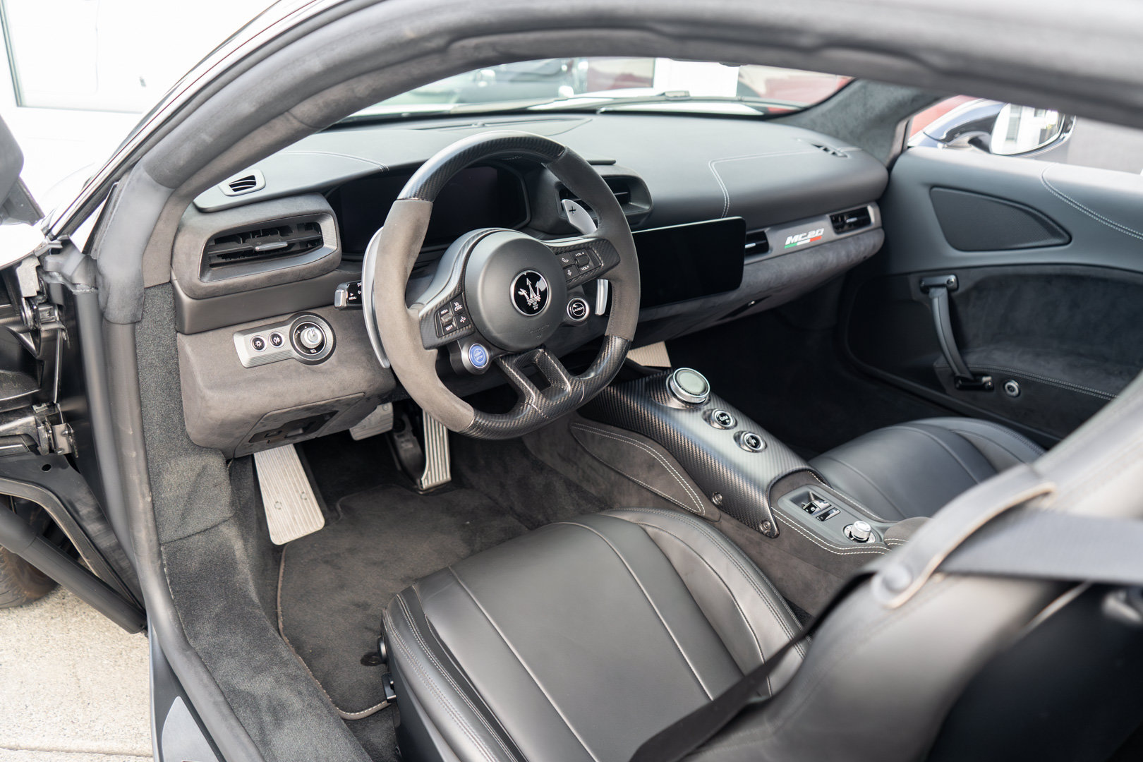 Used 2023 Maserati MC20 Coupe RWD image 13
