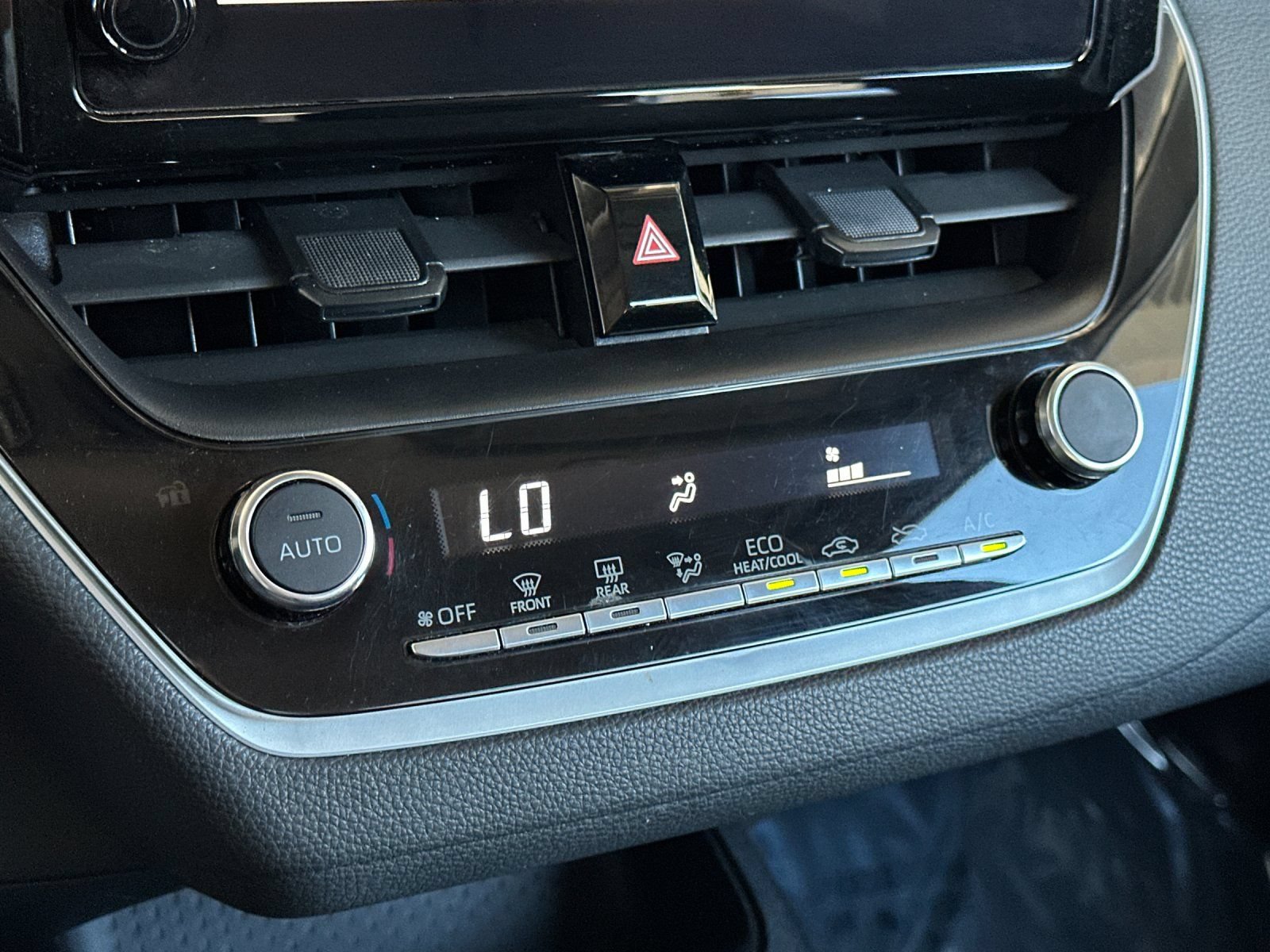 Used 2024 Toyota Corolla LE FWD image 17