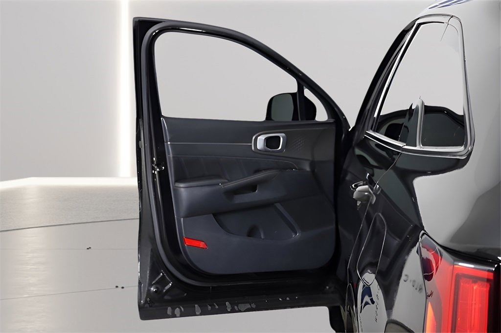 Used 2023 Kia Sorento SX image 26