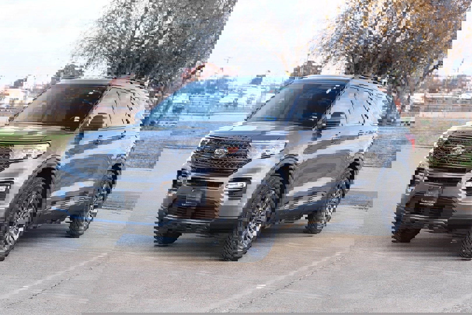 Used 2021 Ford Explorer XLT w/ Equipment Group 202A image 6