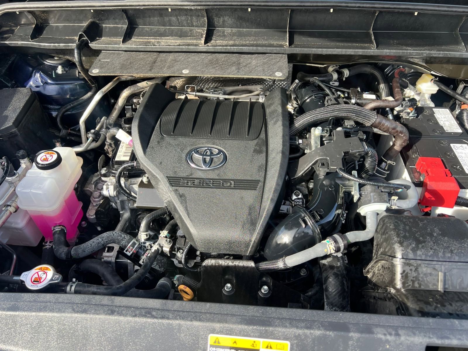 Used 2025 Toyota Highlander LE image 34